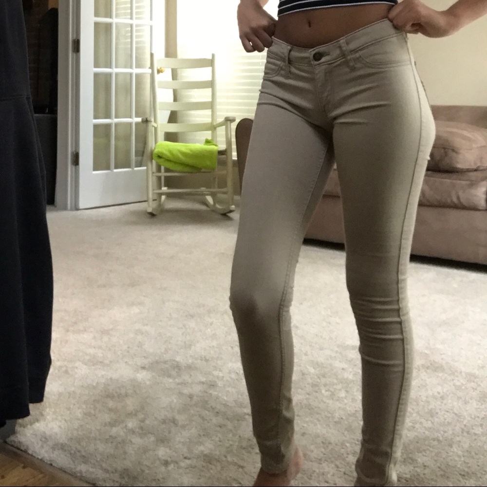 HOLLISTER TAN JEANS SIZE 00 r